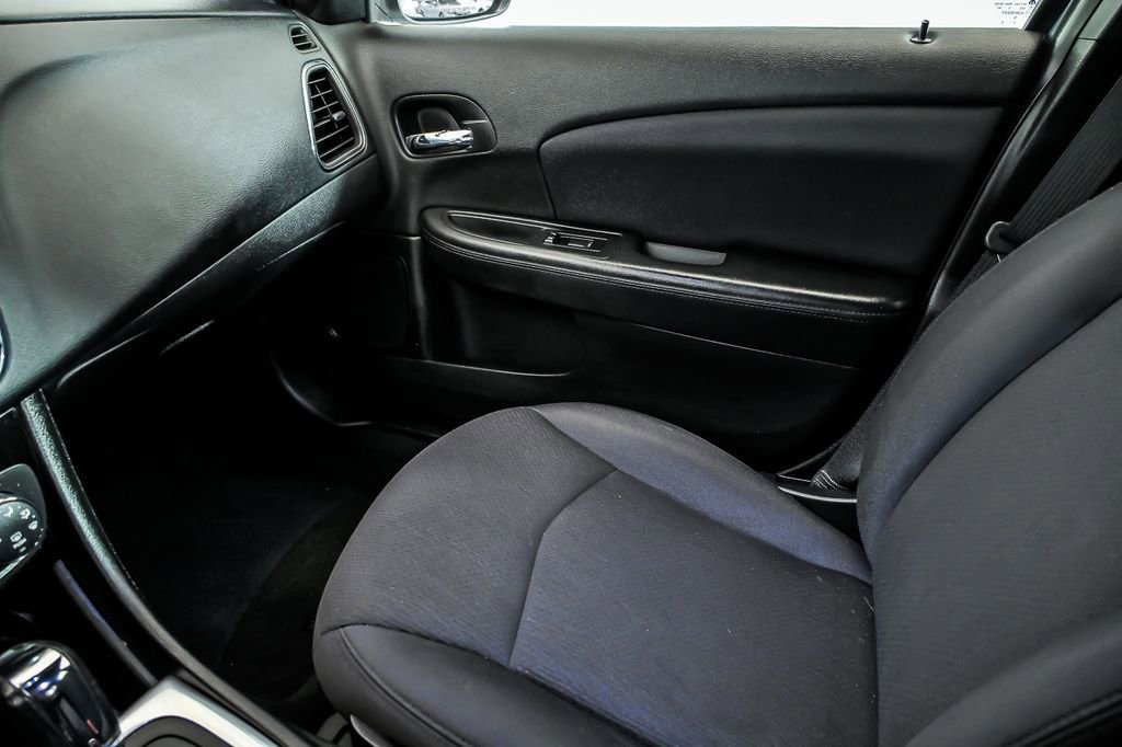 Used 2013 Chrysler 200 Touring FWD image 22