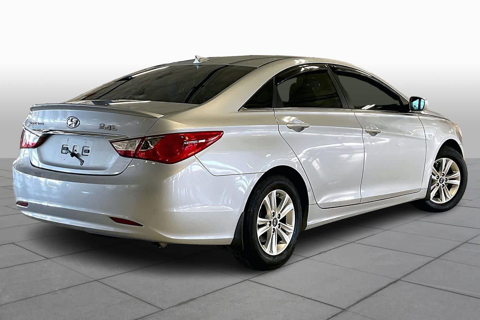 Used 2013 Hyundai Sonata GLS w/ Popular Equipment Pkg FWD image 12
