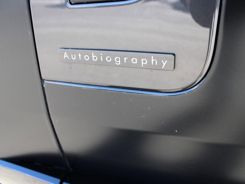 Used 2023 Land Rover Range Rover Long Wheelbase Autobiography image 12