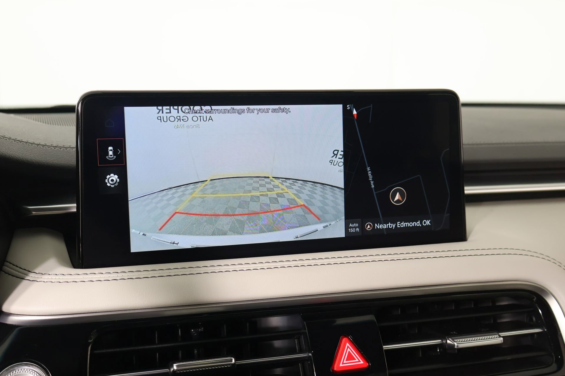 Used 2025 Genesis G70 2.5T image 6