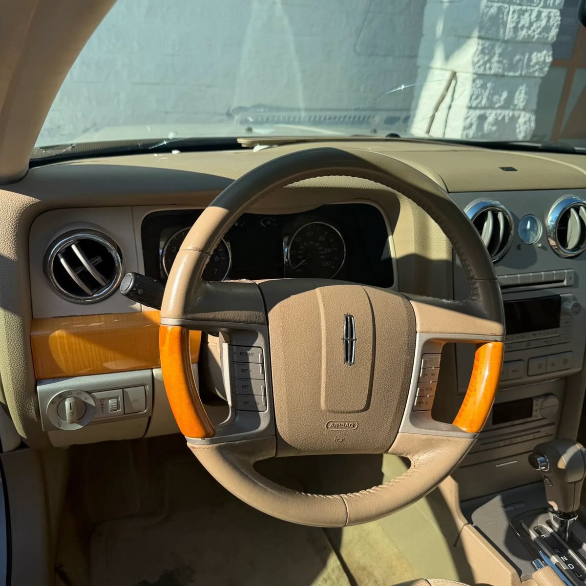 Used 2008 Lincoln MKZ FWD image 4