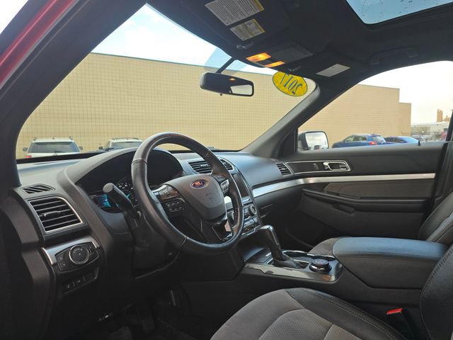 Used 2017 Ford Explorer XLT w/ Equipment Group 202A image 12