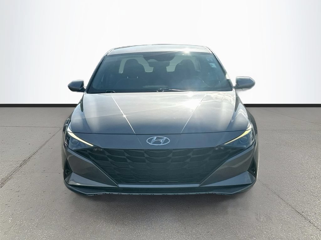 Used 2022 Hyundai Elantra SEL FWD image 2
