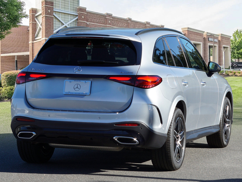 Certified 2025 Mercedes-Benz GLC 300 4MATIC image 5