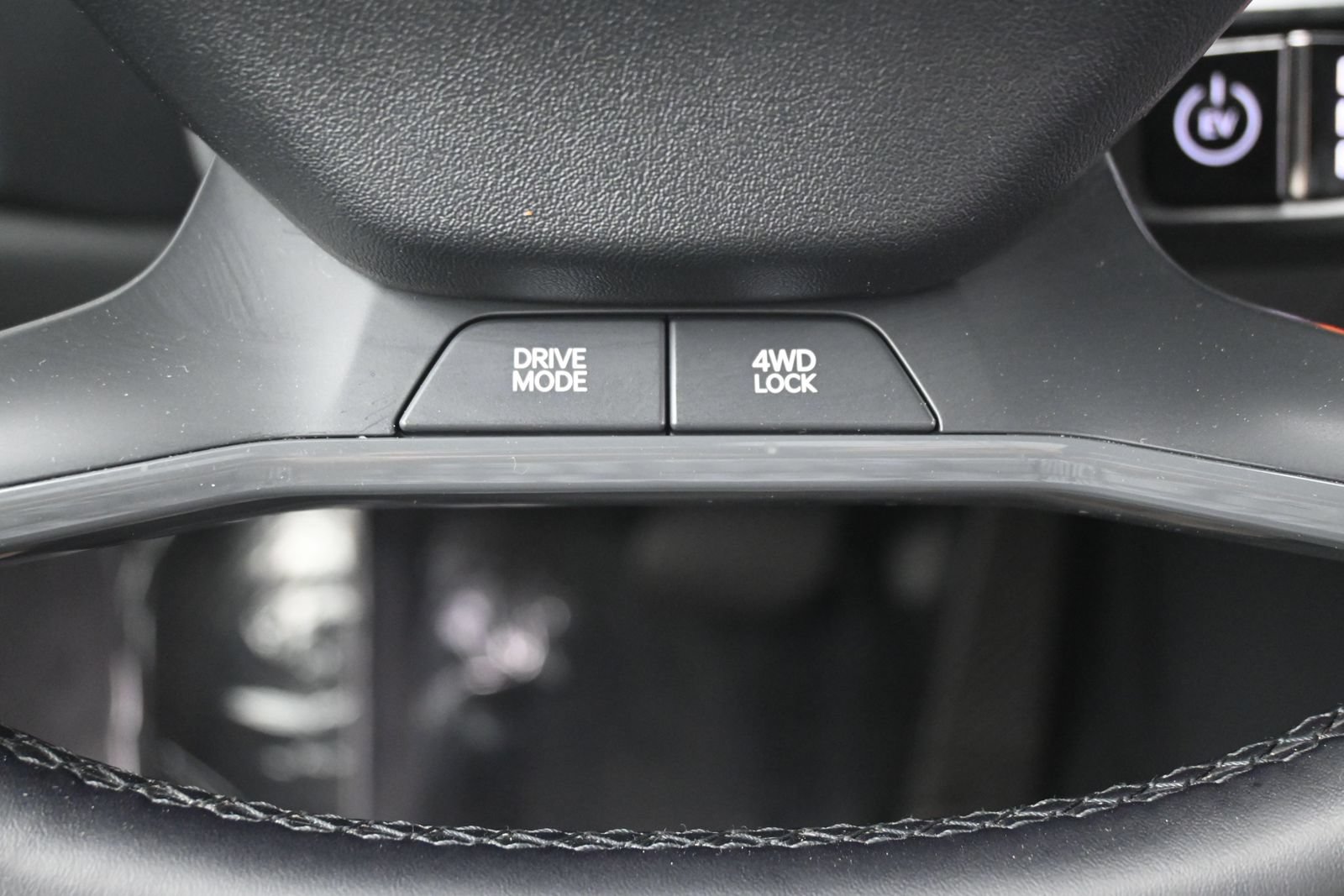 Used 2024 Kia EV9 Land w/ Towing Package AWD/4WD image 28