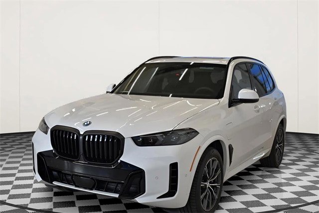 New 2026 BMW X5 xDrive50e image 5