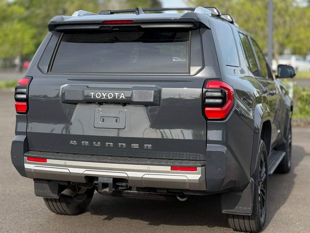 Used 2025 Toyota 4Runner Limited w/ Tow Technology Package AWD/4WD image 5