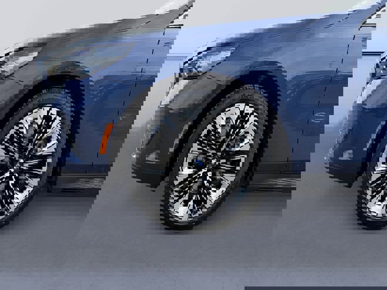 New 2026 BMW 530i xDrive w/ Executive Package image 9