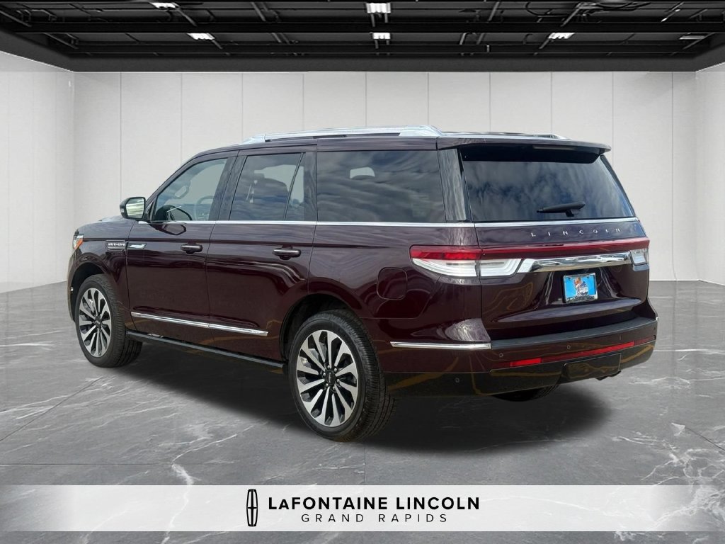 Certified 2023 Lincoln Navigator Reserve AWD/4WD image 3