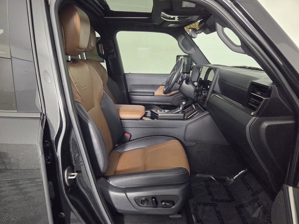 Used 2024 Lexus GX 550 w/ Cold Area Package AWD/4WD image 32