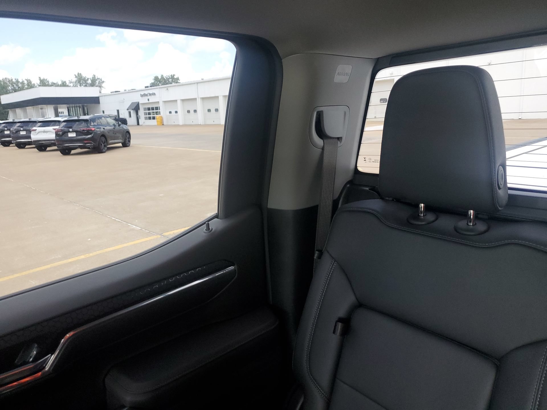Used 2025 Chevrolet Silverado 1500 LT Trail Boss w/ LT Trail Boss Premium Package AWD/4WD image 13