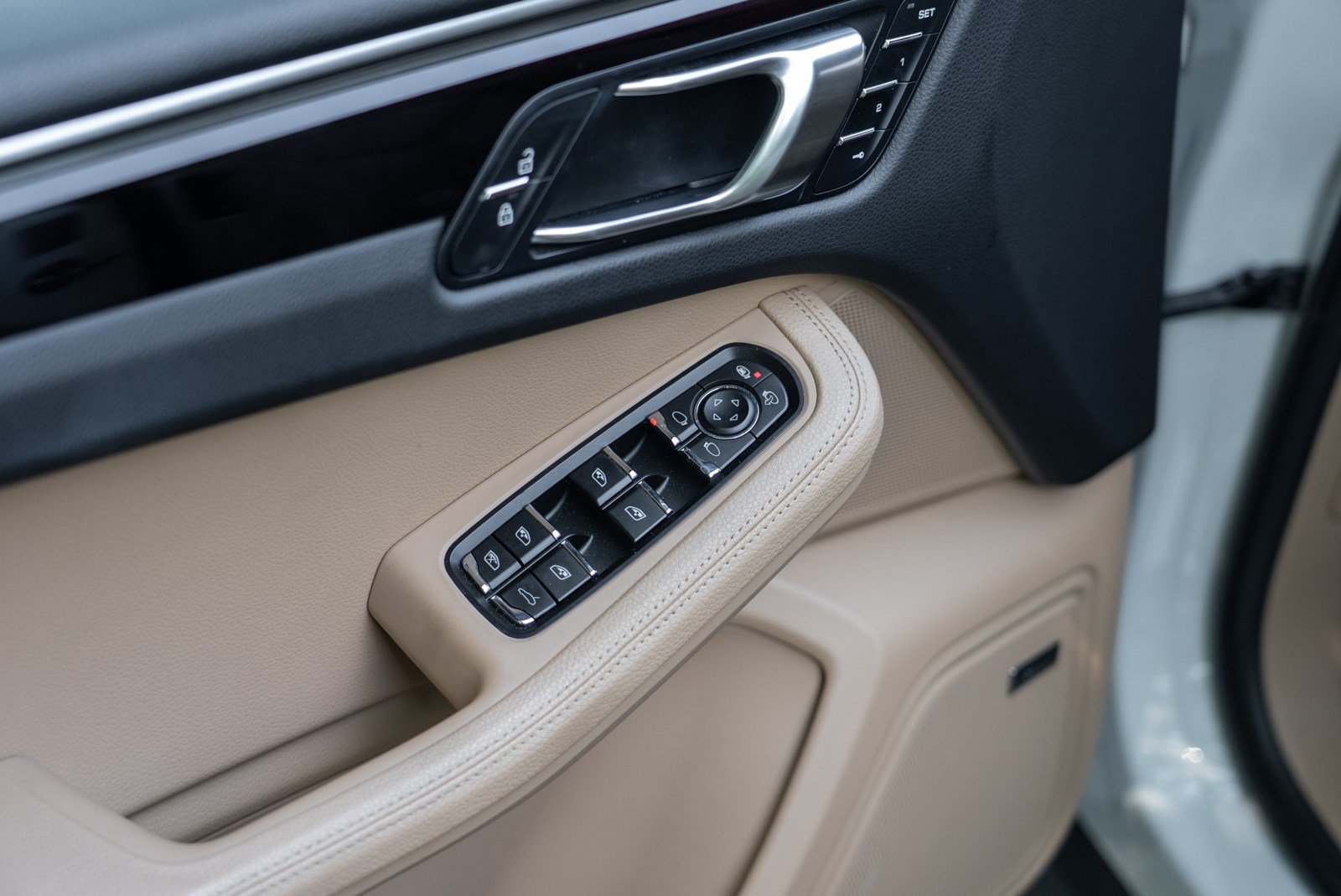 Certified 2021 Porsche Macan AWD/4WD image 20