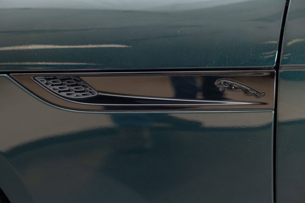 Used 2024 Jaguar F-TYPE R AWD/4WD image 41