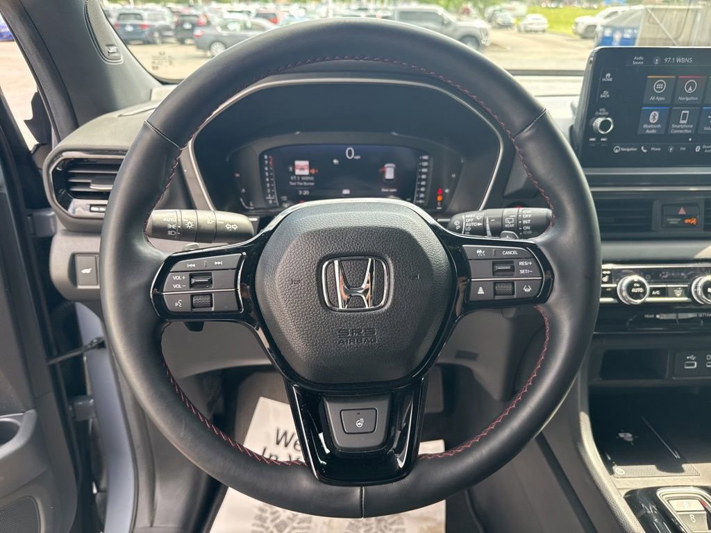 Certified 2025 Honda Pilot Black Edition image 15