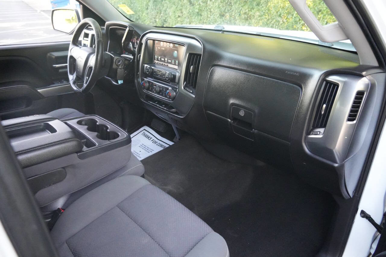 Used 2018 Chevrolet Silverado 1500 LT w/ All Star Edition AWD/4WD image 17