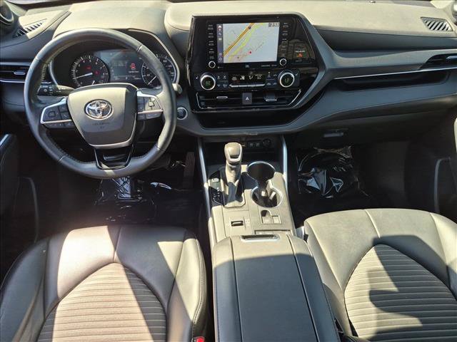 Used 2021 Toyota Highlander XSE FWD image 19