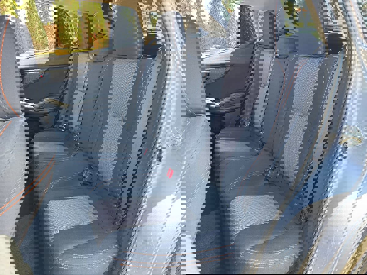 Used 2019 Subaru Crosstrek 2.0i Premium w/ Eyesight System image 18