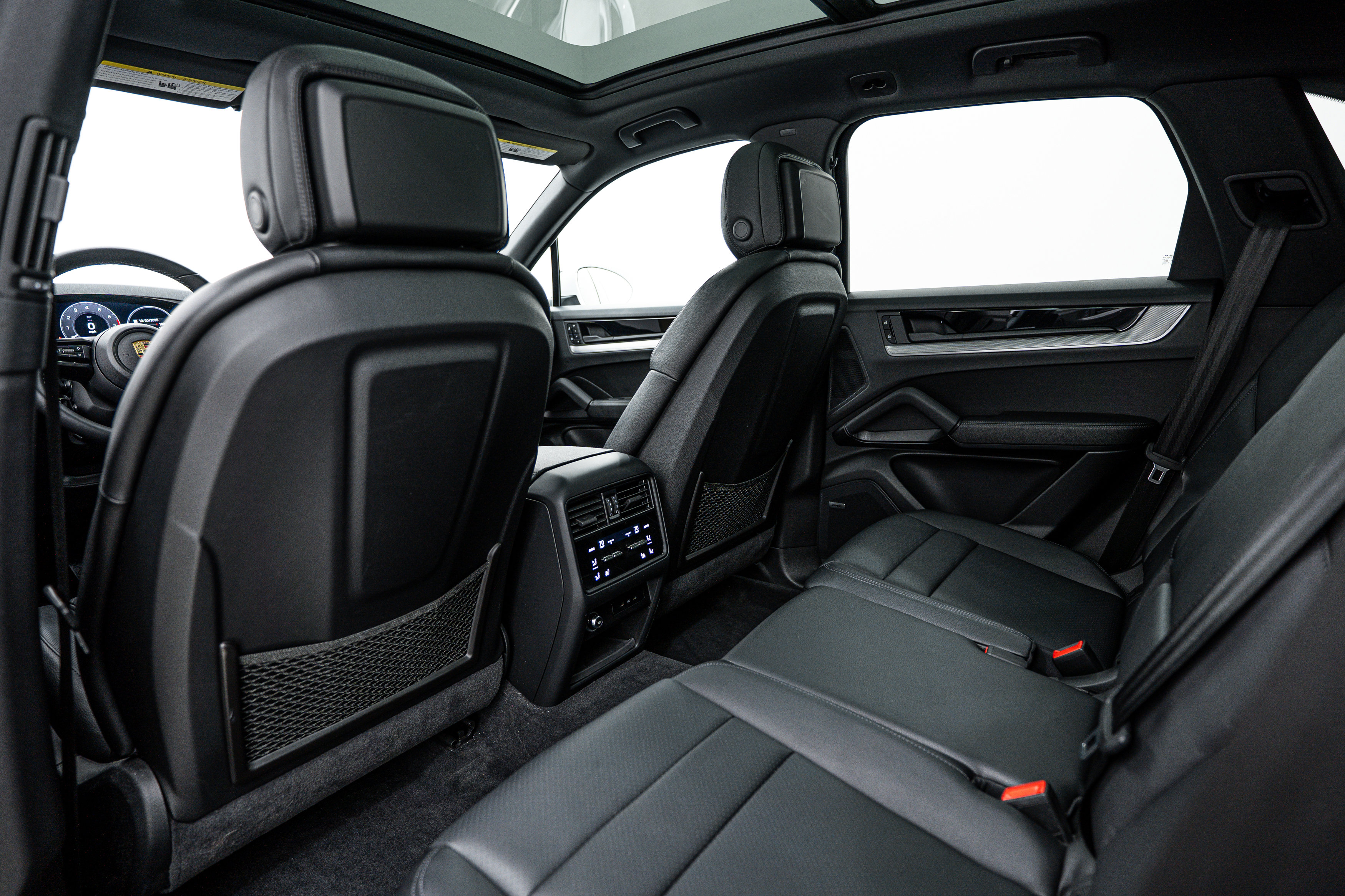 Certified 2024 Porsche Cayenne image 23