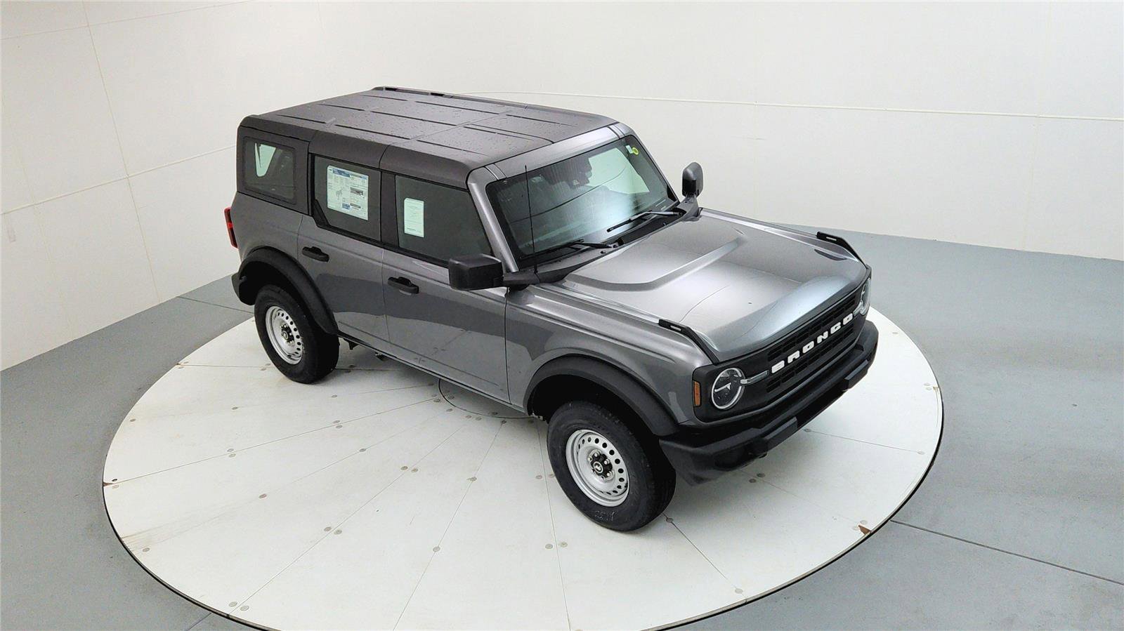 New 2025 Ford Bronco 4-Door image 14