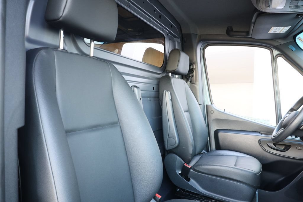 Used 2024 Mercedes-Benz Sprinter 2500 image 30