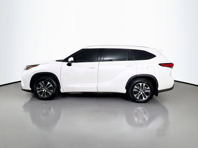 Used 2021 Toyota Highlander XLE image 5