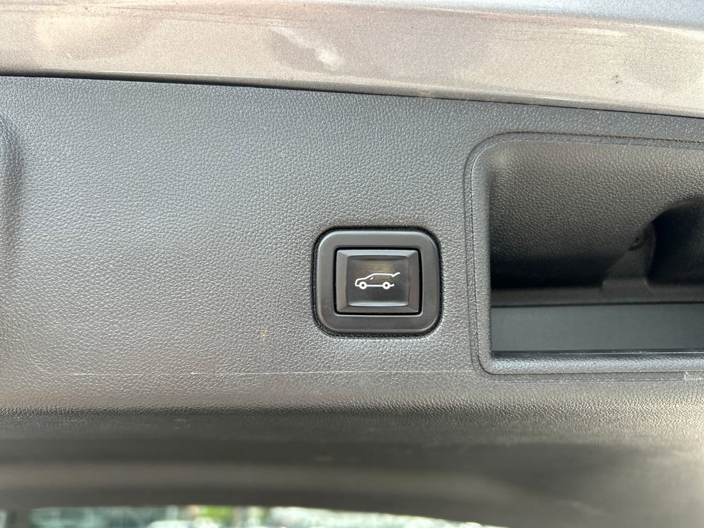 Used 2020 GMC Terrain SLT w/ Preferred Package image 30