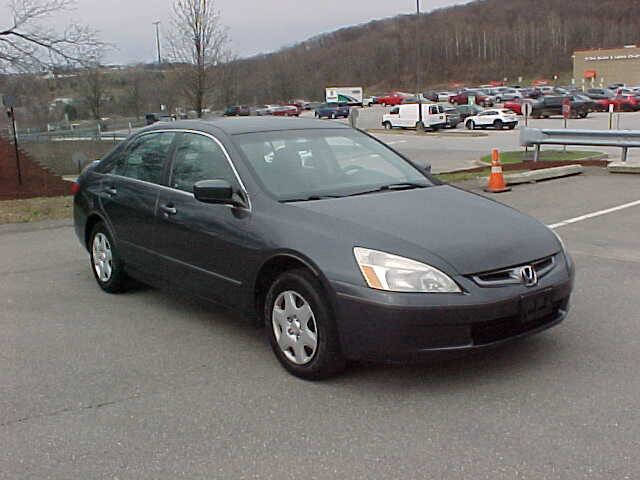 Used 2005 Honda Accord LX image 2