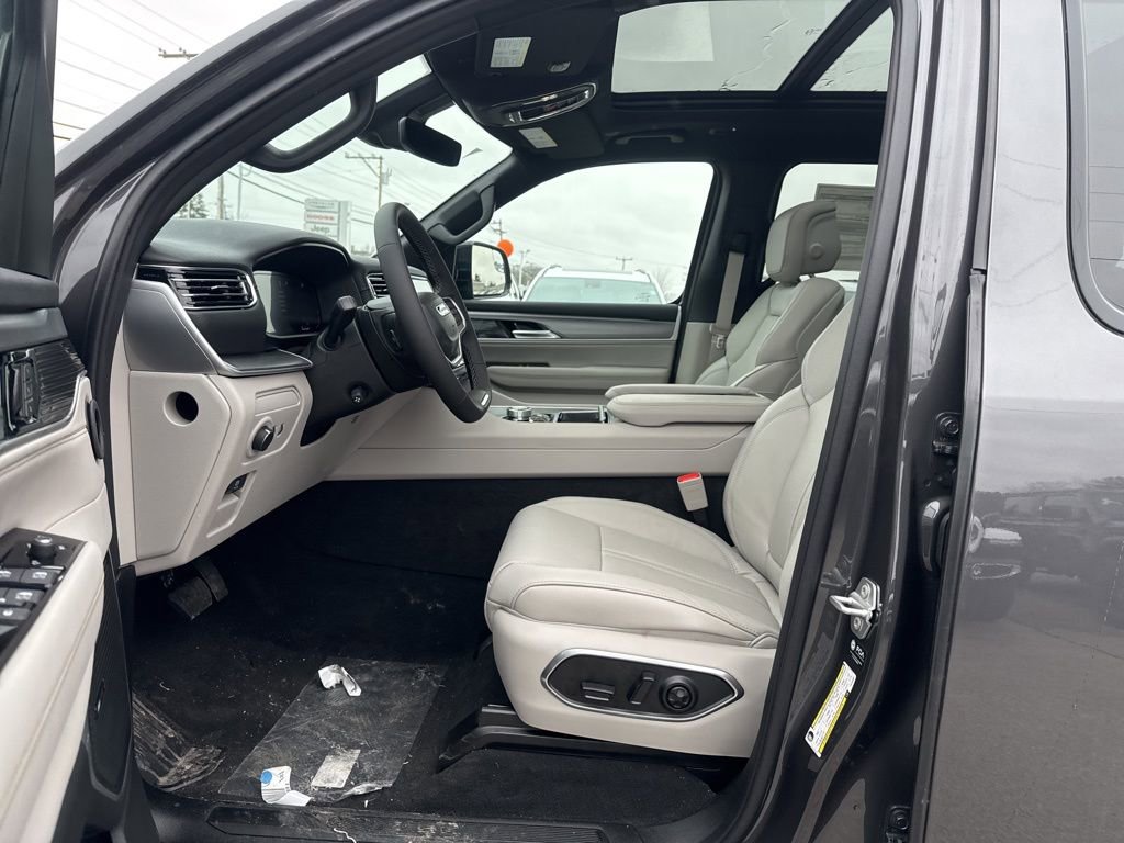 New 2026 Jeep Grand Wagoneer 4WD w/ Premium Group I image 19