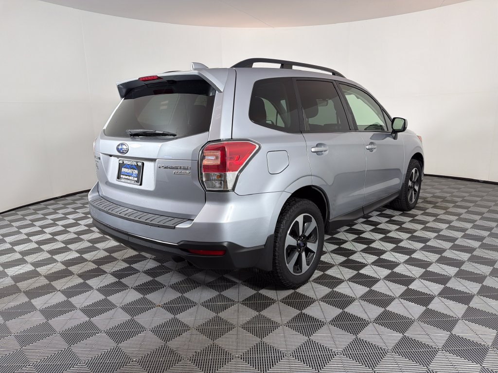 Used 2017 Subaru Forester 2.5i Premium AWD/4WD image 3