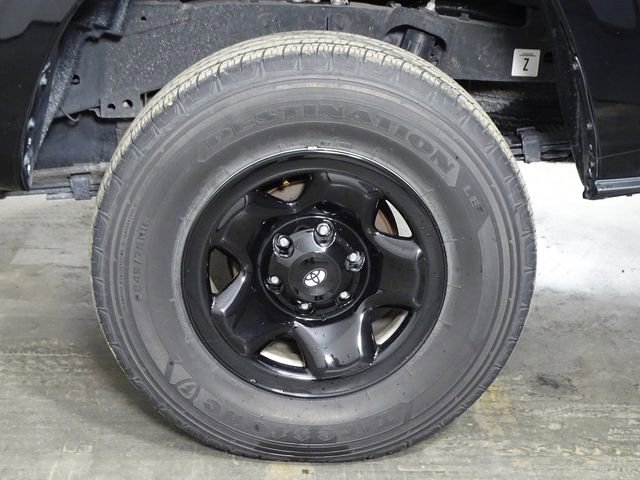 Used 2021 Toyota Tacoma SR5 RWD image 38