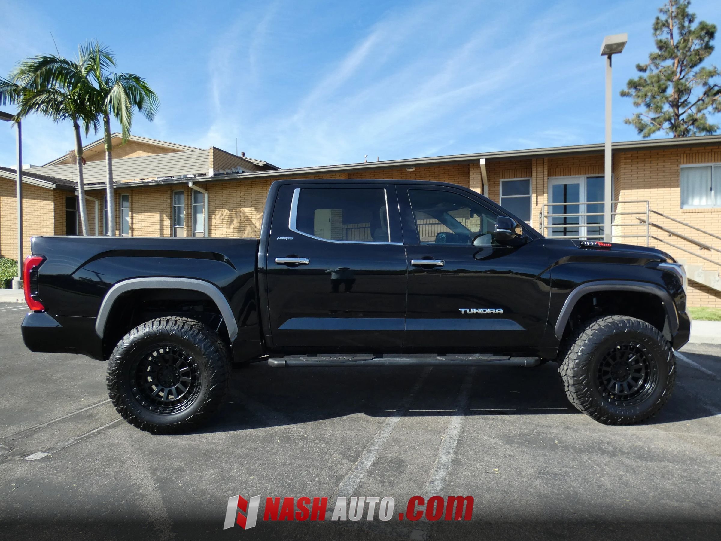 Used 2024 Toyota Tundra Limited w/ Power Package AWD/4WD image 7