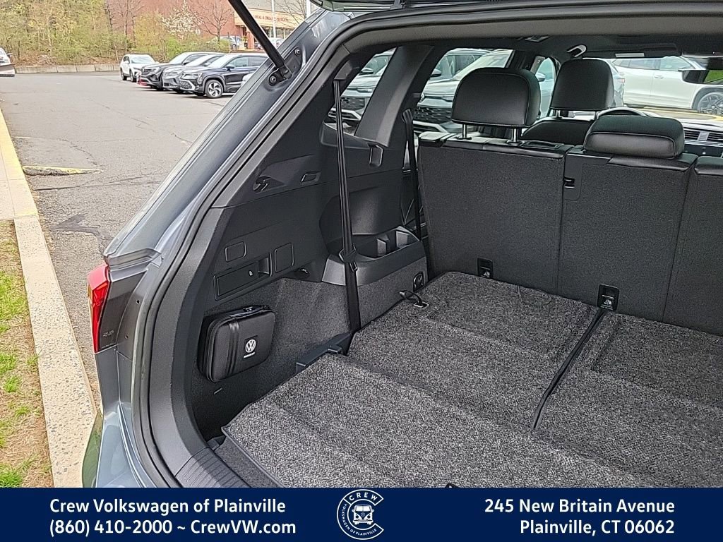 Used 2023 Volkswagen Tiguan SE R-Line FWD image 55