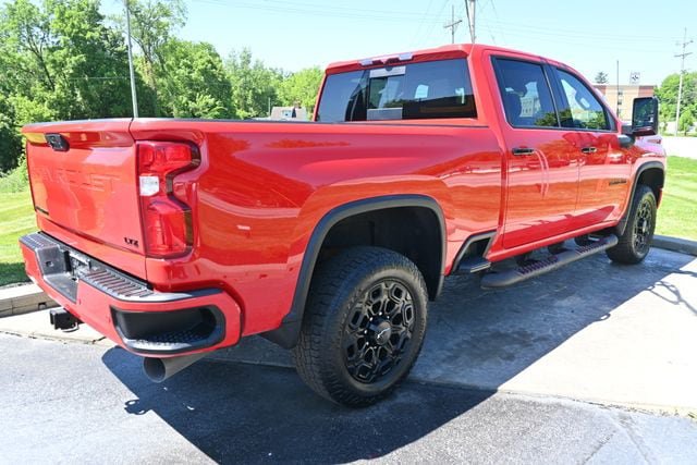 Used 2022 Chevrolet Silverado 2500 LTZ w/ LTZ Plus Package AWD/4WD image 5