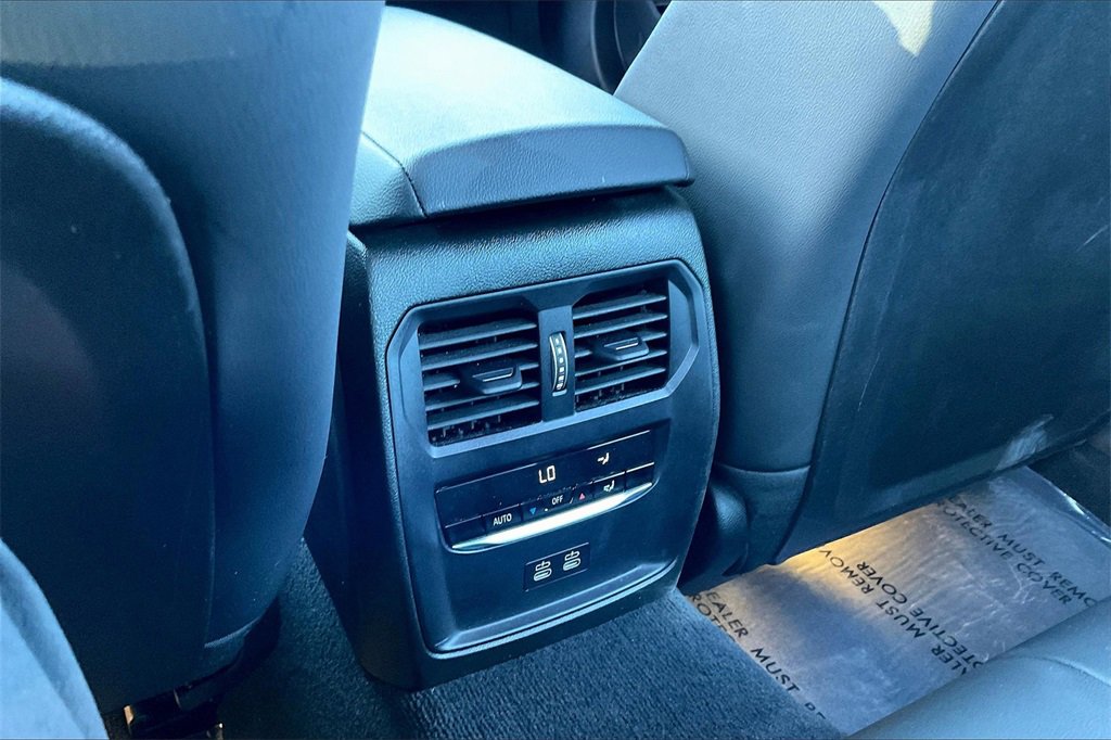 Used 2024 BMW 330i Sedan w/ Convenience Package image 33