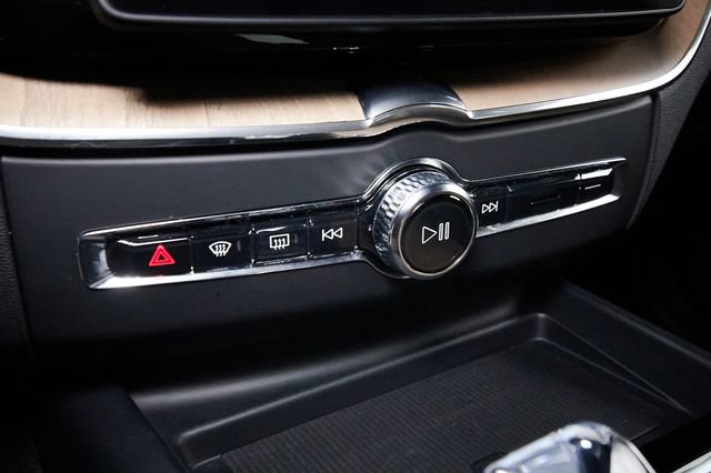 Certified 2026 Volvo XC60 B5 Plus AWD/4WD image 15