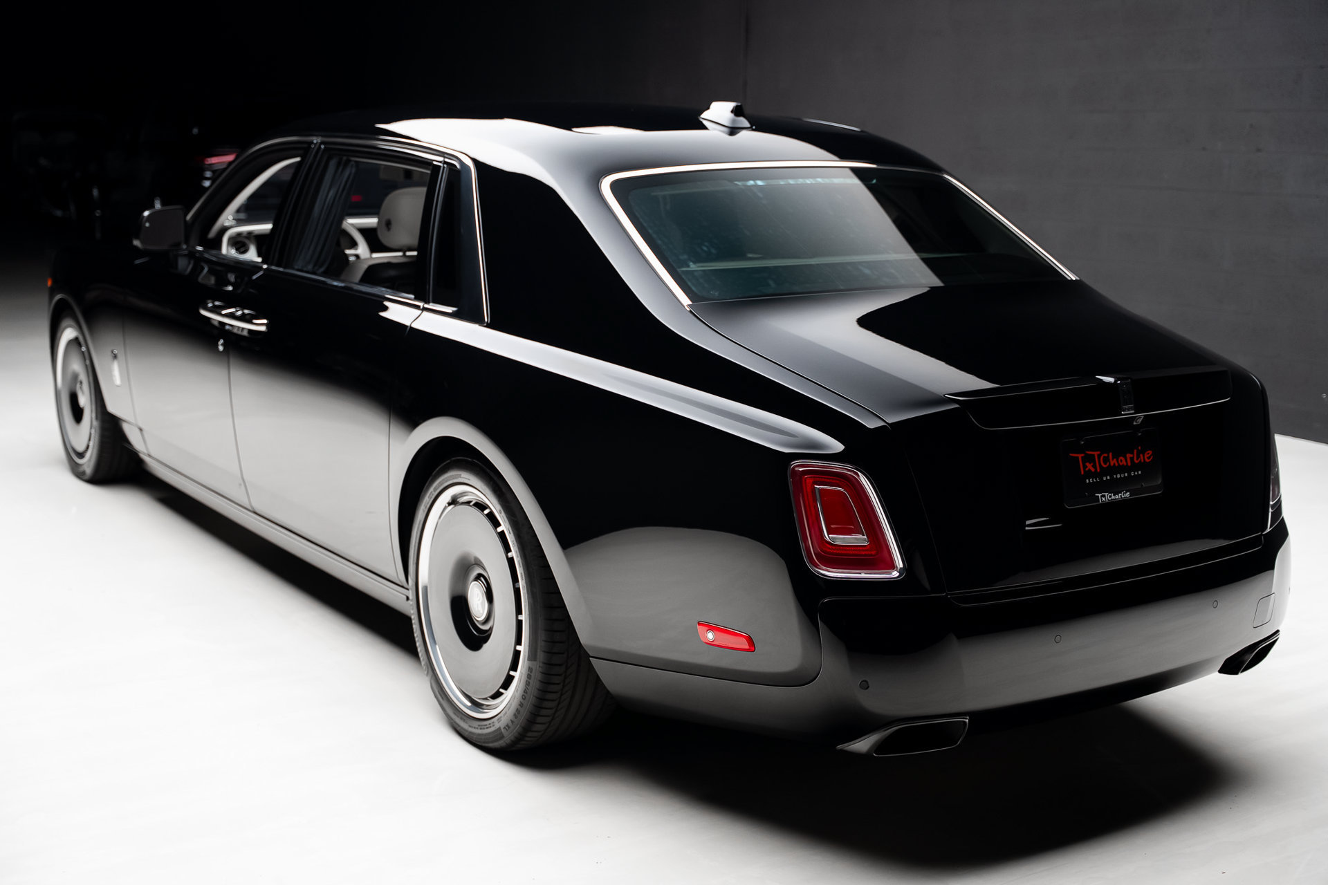 Used 2024 Rolls-Royce Phantom Extended Wheelbase RWD image 25