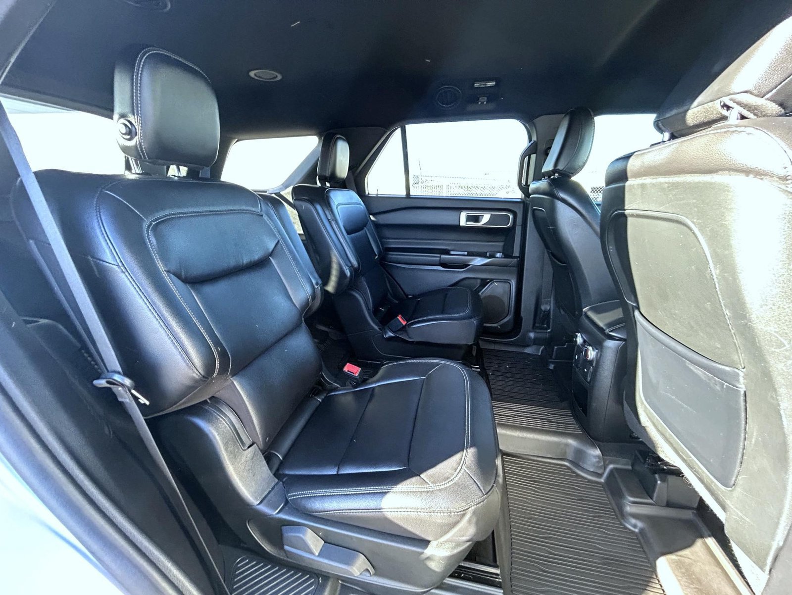Used 2020 Ford Explorer XLT w/ Equipment Group 202A AWD/4WD image 19