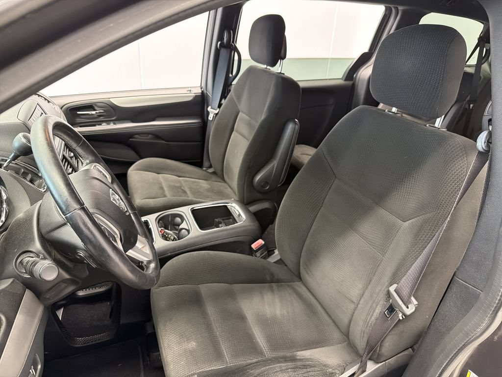 Used 2015 Dodge Grand Caravan SXT w/ Blacktop Package FWD image 16