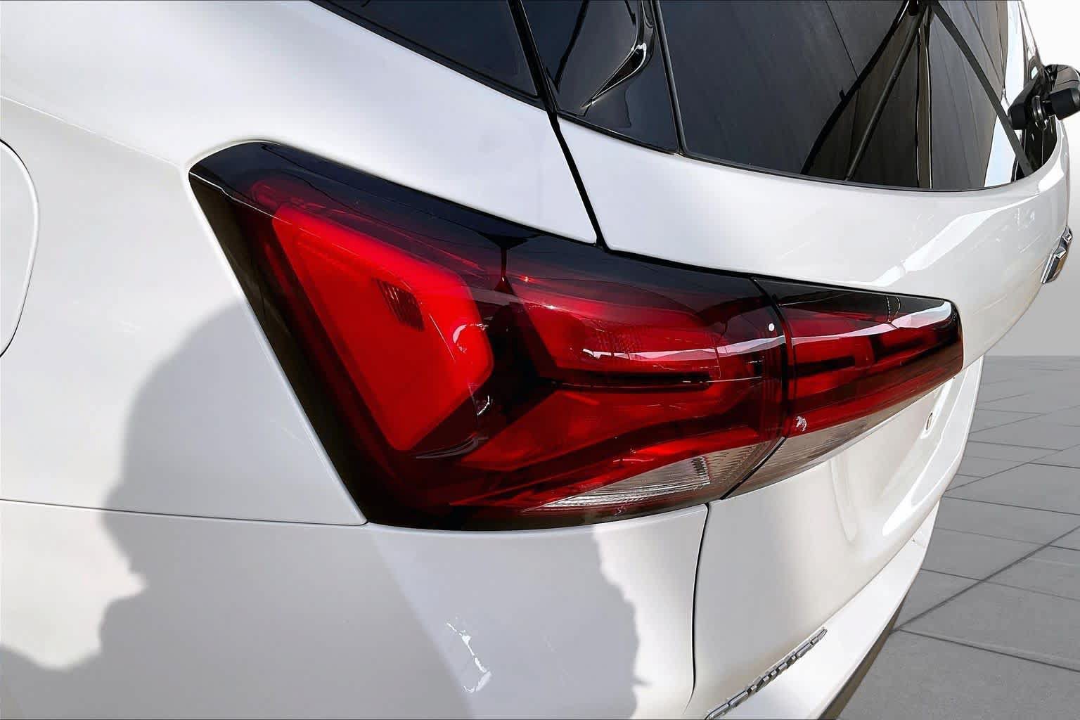 Used 2023 Chevrolet Equinox LT FWD image 28