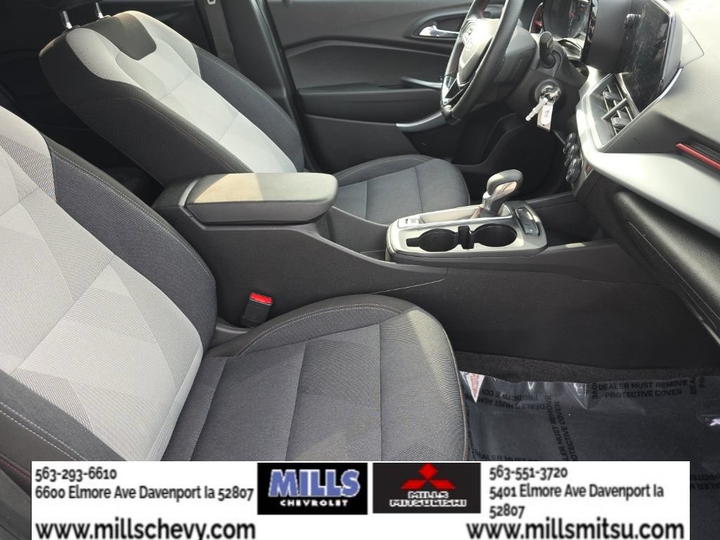 Used 2025 Chevrolet Trax RS w/ Sunroof Package FWD image 20