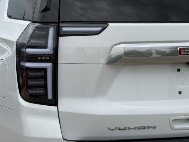 Used 2021 GMC Yukon Denali w/ Denali Premium Package AWD/4WD image 6