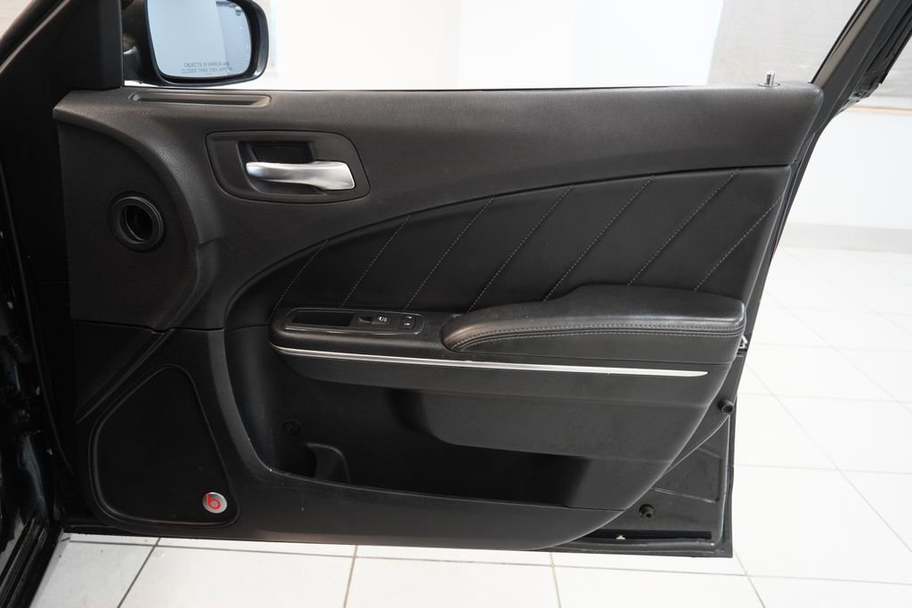 Used 2017 Dodge Charger SXT w/ AWD Plus Group image 33