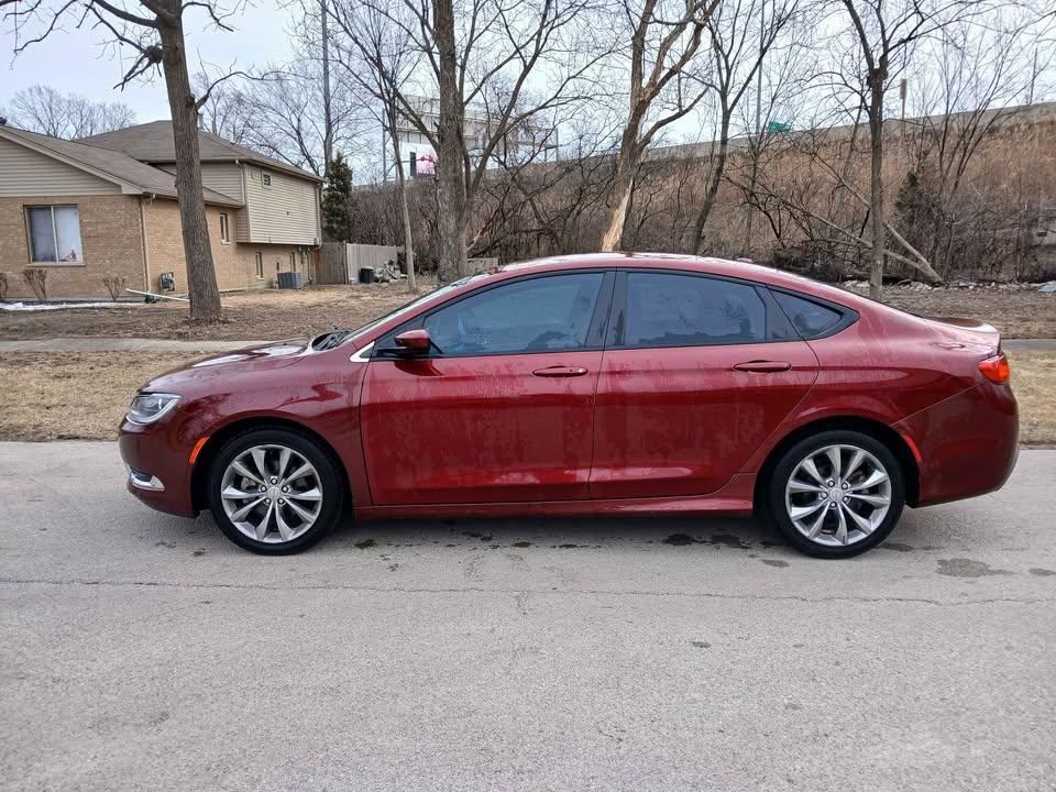 Used 2015 Chrysler 200 S image 2