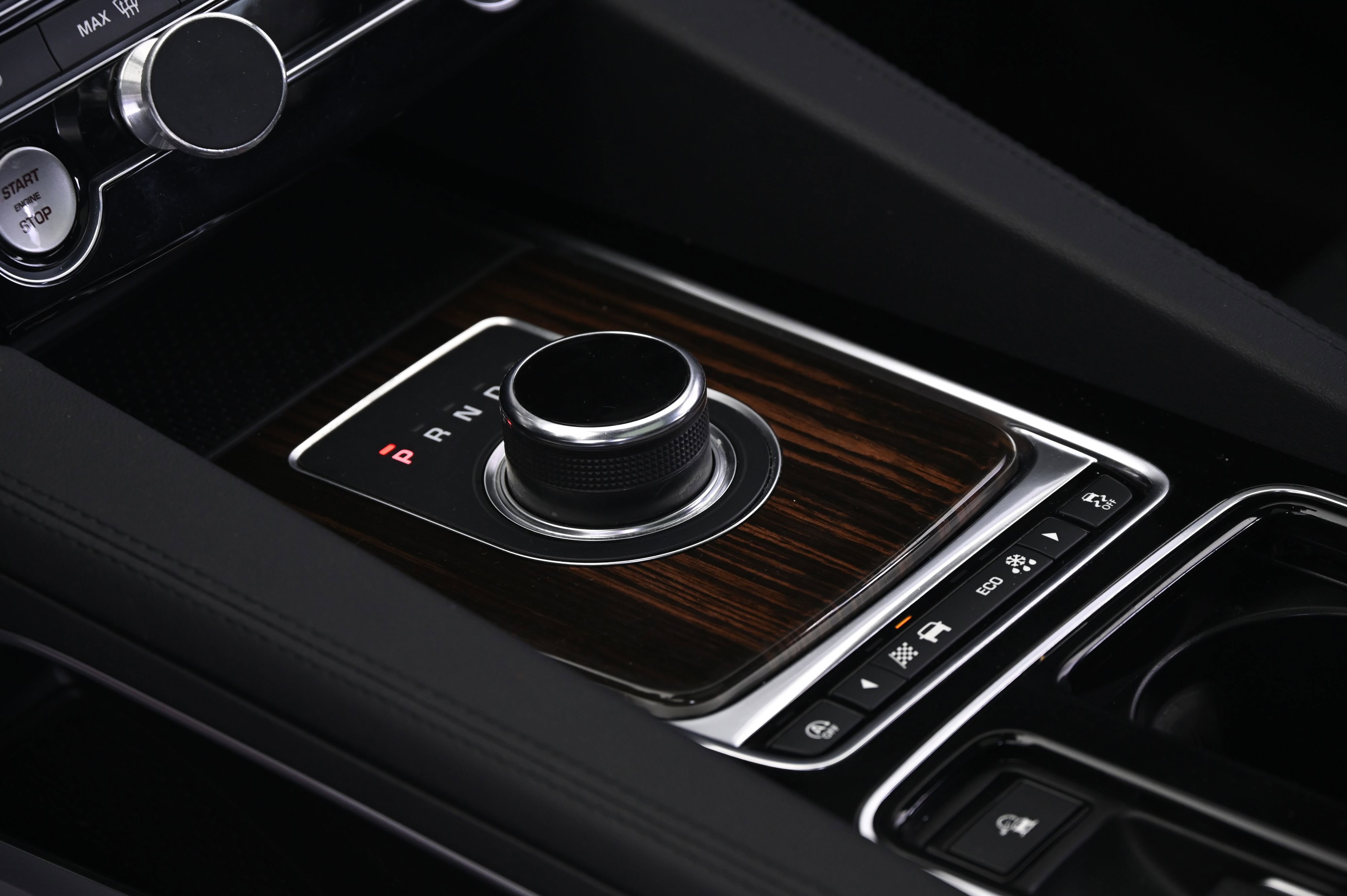 Used 2020 Jaguar F-PACE Prestige image 34