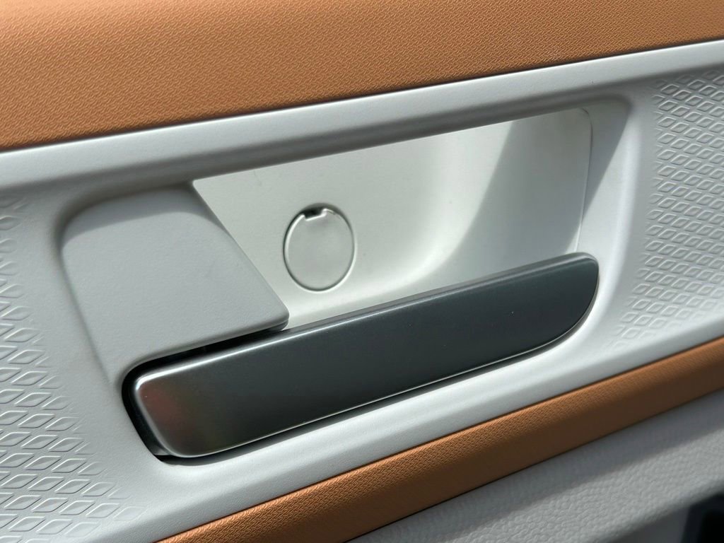 Used 2025 Volkswagen ID. Buzz 1st Edition image 71