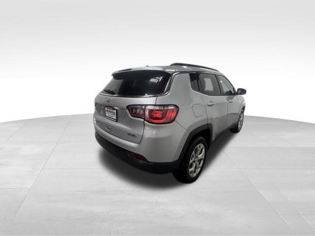 Certified 2024 Jeep Compass Latitude AWD/4WD image 8