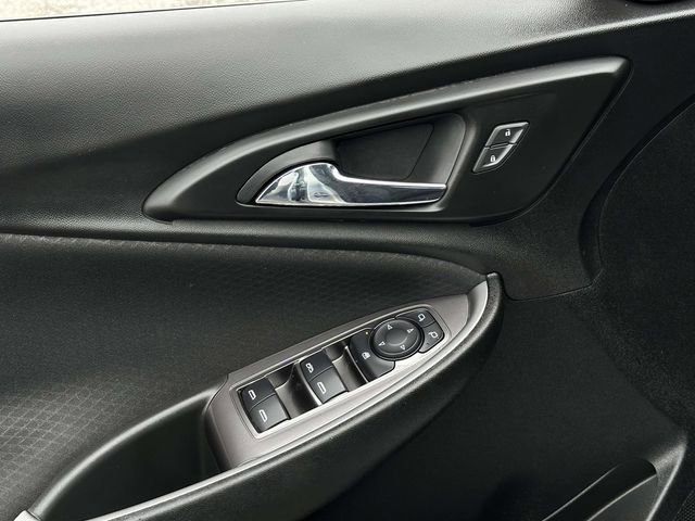 Used 2022 Chevrolet Malibu LT image 16