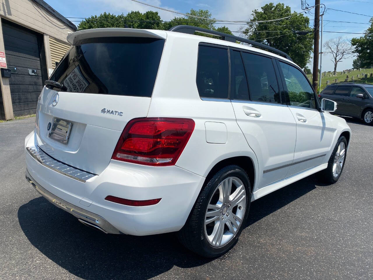 Used 2015 Mercedes-Benz GLK 350 4MATIC image 3