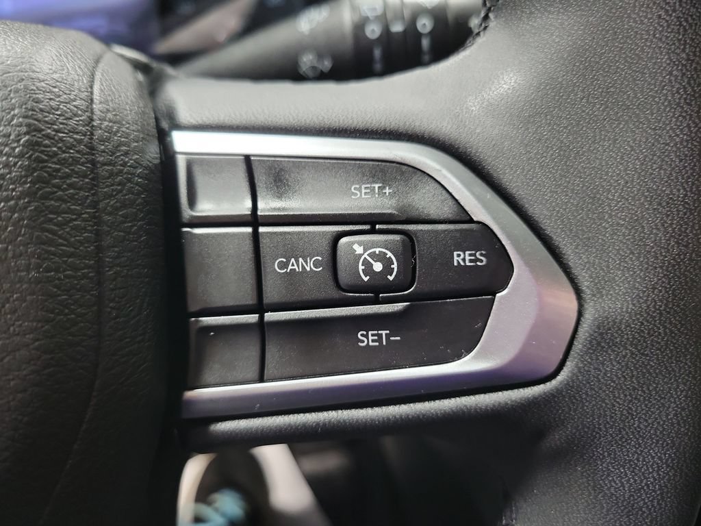 Certified 2023 Jeep Compass Latitude AWD/4WD image 37