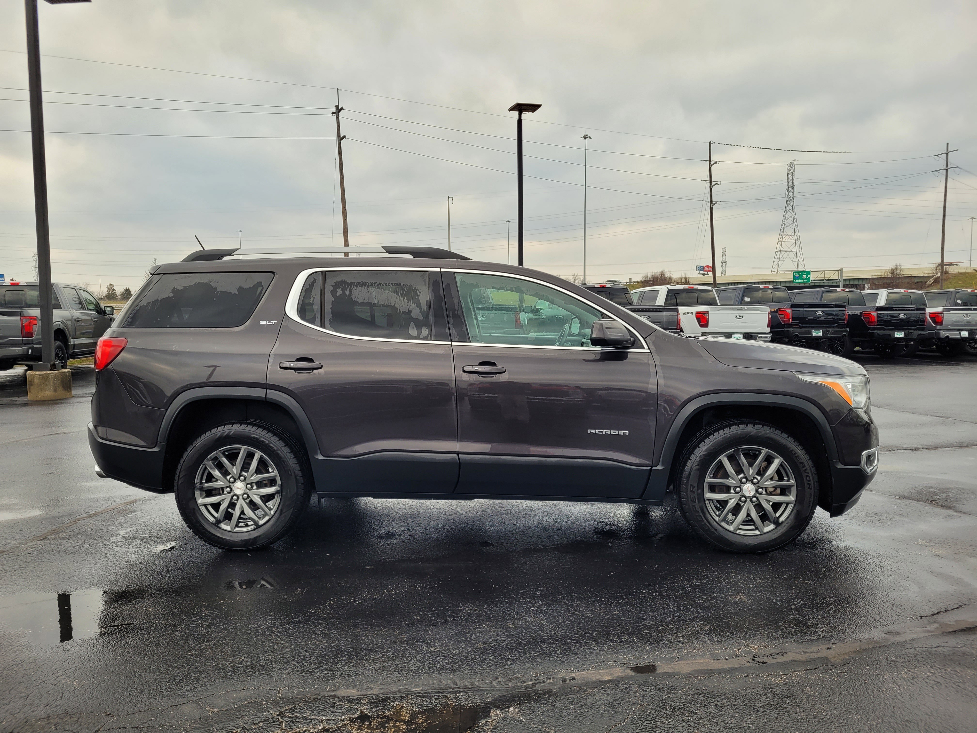 Used 2018 GMC Acadia SLT image 2